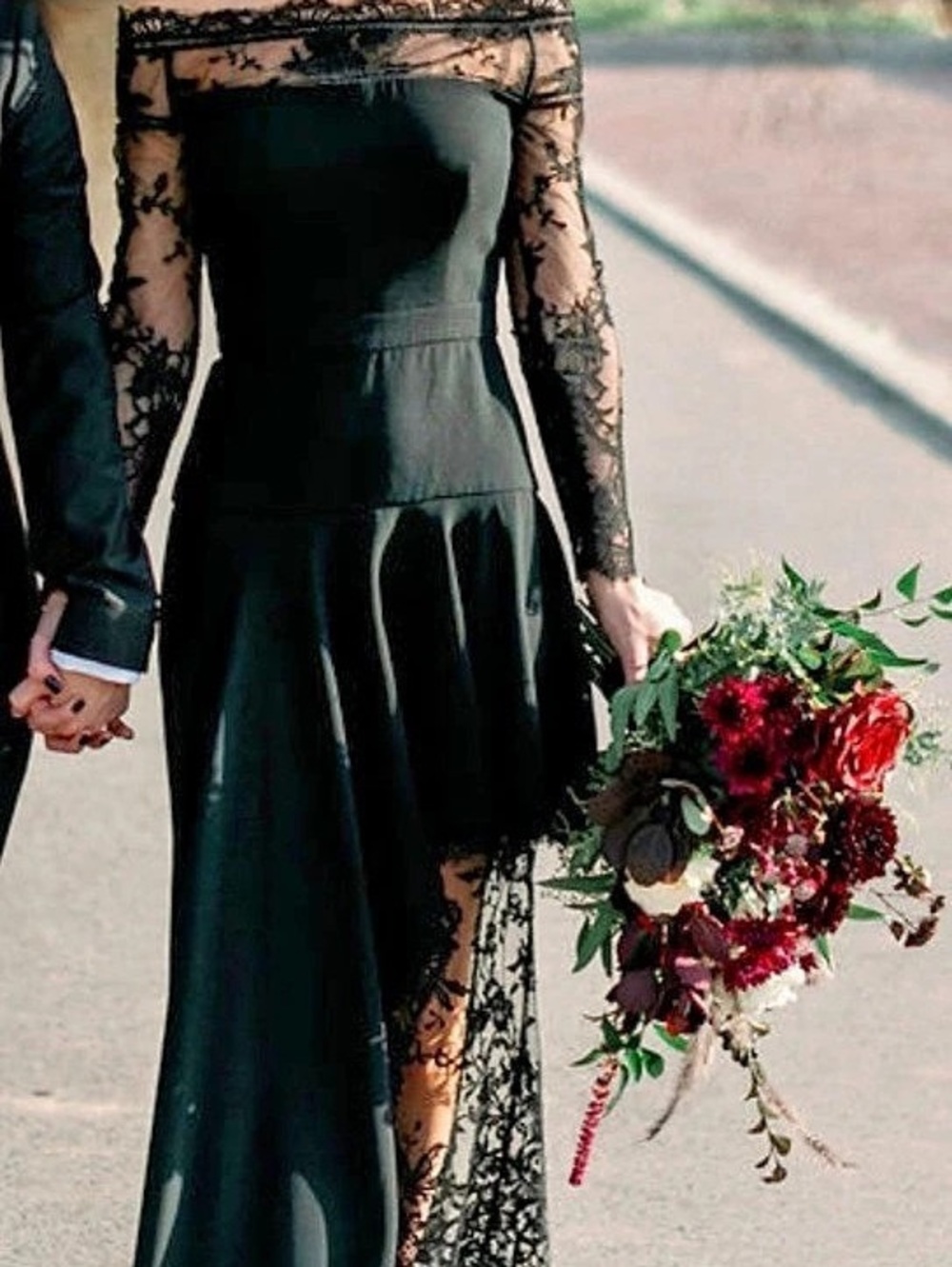 Alexander McQueen Off-the-Shoulder Lace Illusion High-Low Gown Black - Picture 4 of 8